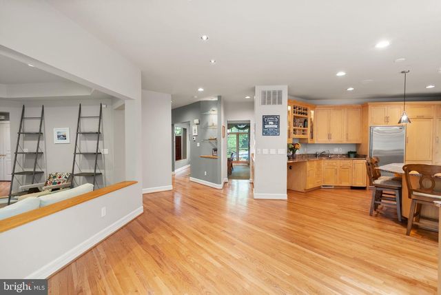 7016 WINTERBERRY LN, Bethesda, MD 20817