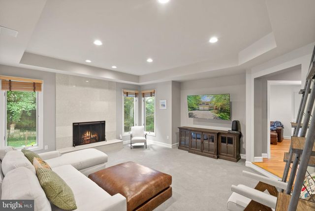 7016 WINTERBERRY LN, Bethesda, MD 20817