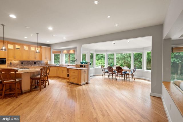 7016 WINTERBERRY LN, Bethesda, MD 20817