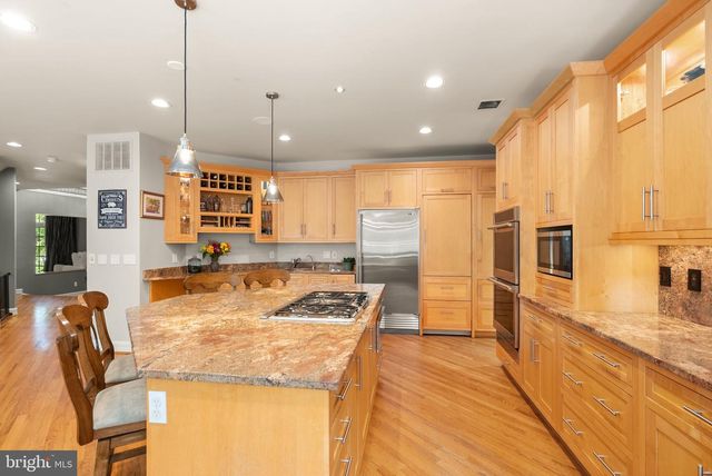 7016 WINTERBERRY LN, Bethesda, MD 20817