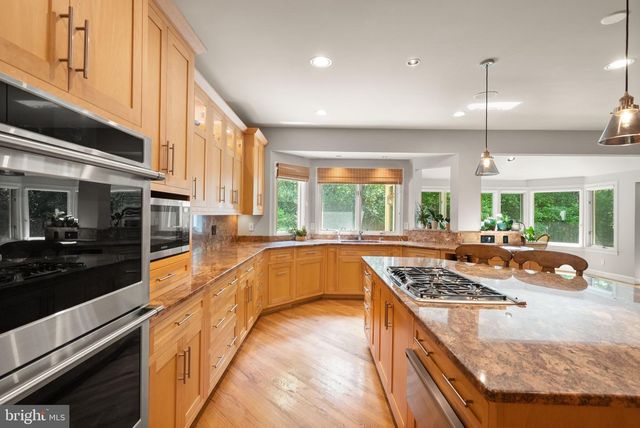7016 WINTERBERRY LN, Bethesda, MD 20817