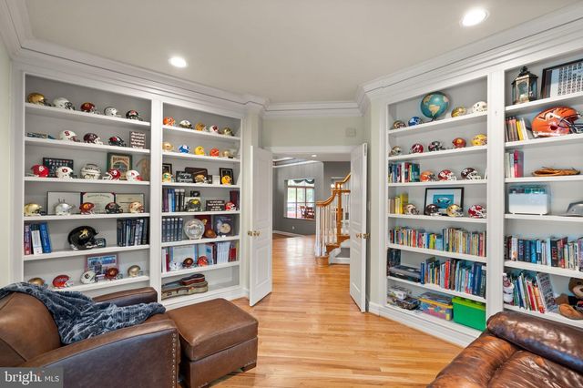 7016 WINTERBERRY LN, Bethesda, MD 20817
