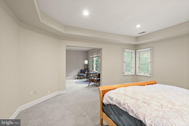 7016 WINTERBERRY LN, Bethesda, MD 20817