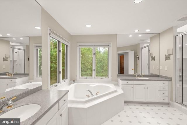 7016 WINTERBERRY LN, Bethesda, MD 20817