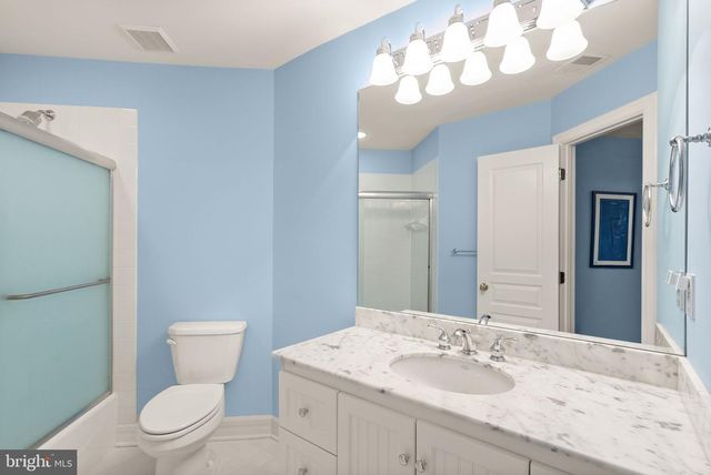 7016 WINTERBERRY LN, Bethesda, MD 20817