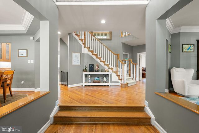7016 WINTERBERRY LN, Bethesda, MD 20817