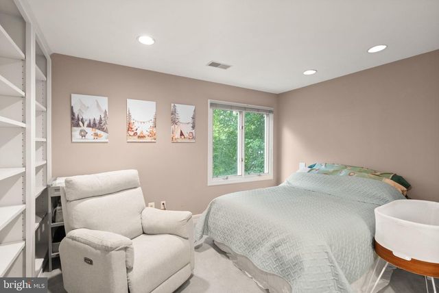 7016 WINTERBERRY LN, Bethesda, MD 20817