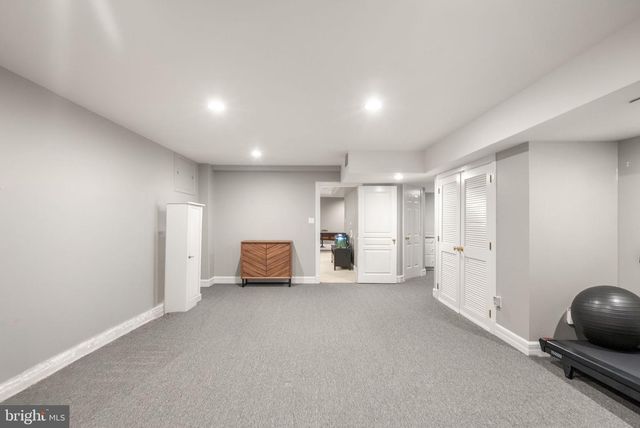 7016 WINTERBERRY LN, Bethesda, MD 20817