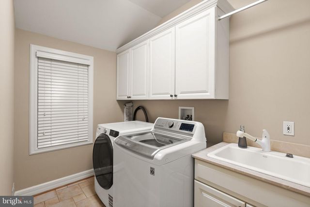 7016 WINTERBERRY LN, Bethesda, MD 20817