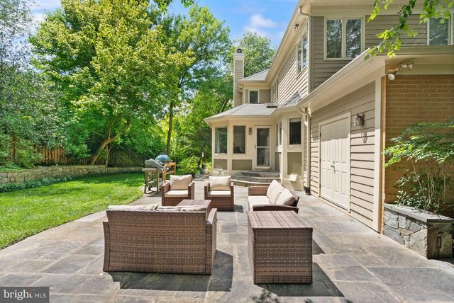 7016 WINTERBERRY LN, Bethesda, MD 20817