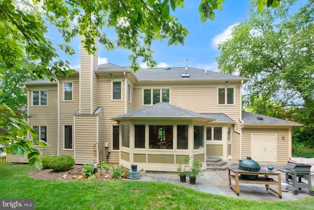 7016 WINTERBERRY LN, Bethesda, MD 20817