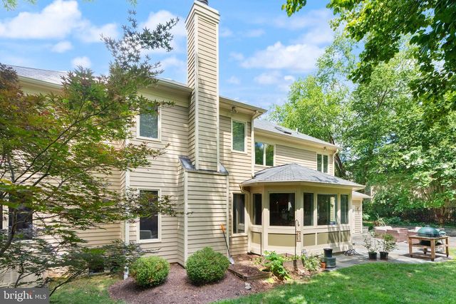 7016 WINTERBERRY LN, Bethesda, MD 20817