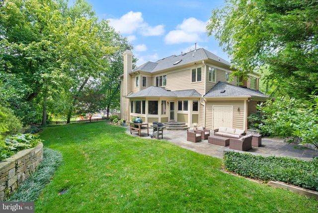 7016 WINTERBERRY LN, Bethesda, MD 20817