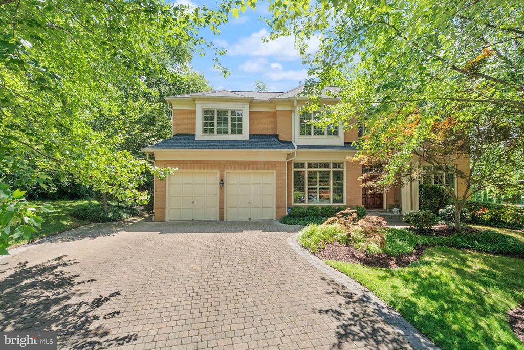 7016 WINTERBERRY LN, Bethesda, MD 20817