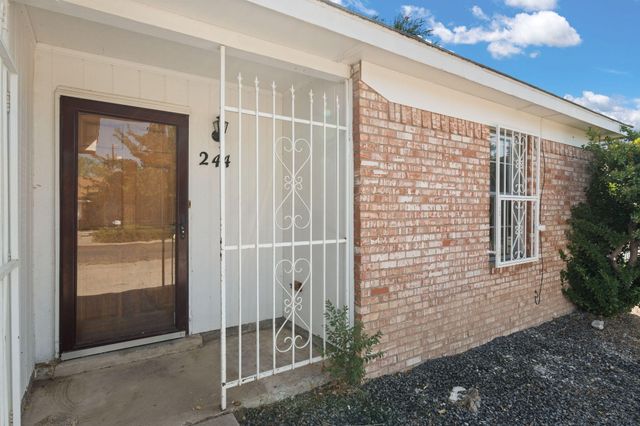 244 AVALON Place NW, Albuquerque, NM 87105