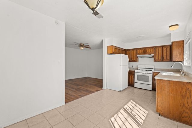 244 AVALON Place NW, Albuquerque, NM 87105