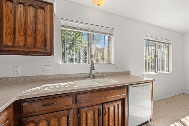 244 AVALON Place NW, Albuquerque, NM 87105