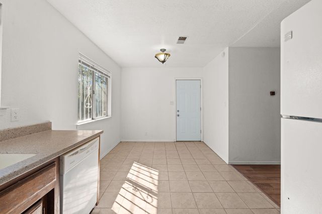 244 AVALON Place NW, Albuquerque, NM 87105