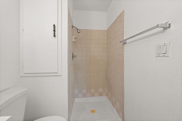 244 AVALON Place NW, Albuquerque, NM 87105