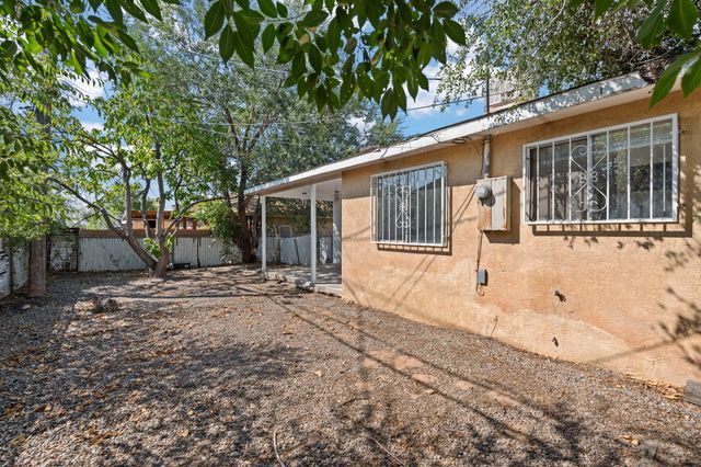 244 AVALON Place NW, Albuquerque, NM 87105