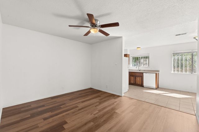 244 AVALON Place NW, Albuquerque, NM 87105
