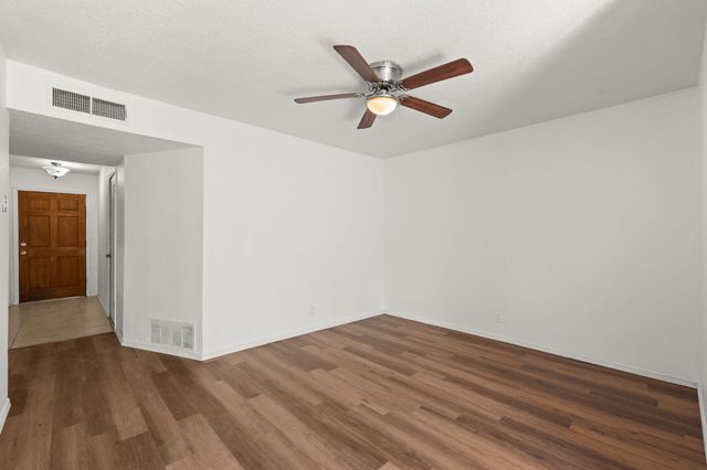 244 AVALON Place NW, Albuquerque, NM 87105