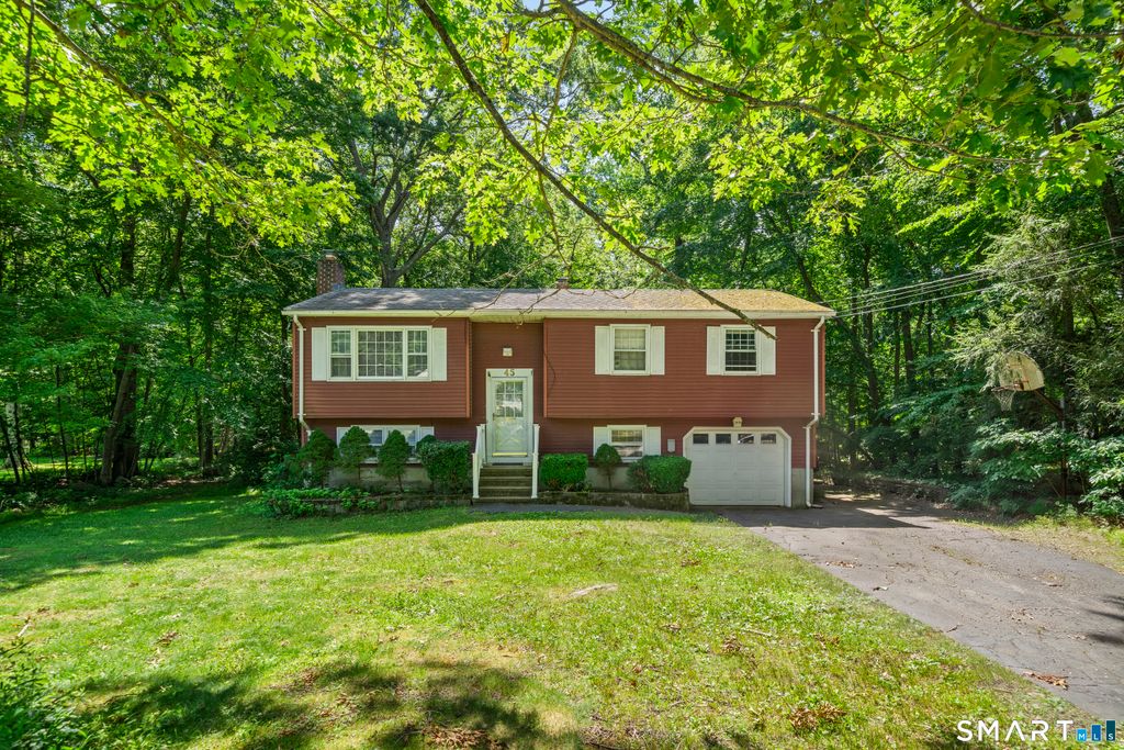 45 Partridge Hollow Road, Ledyard, CT 06335