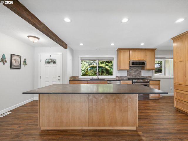 10290 Se EASTMONT Dr, Damascus, OR 97089