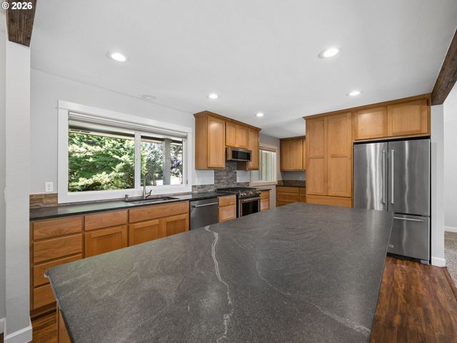 10290 Se EASTMONT Dr, Damascus, OR 97089