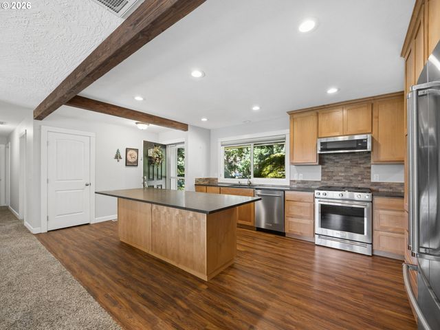 10290 Se EASTMONT Dr, Damascus, OR 97089