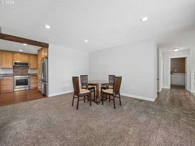 10290 Se EASTMONT Dr, Damascus, OR 97089
