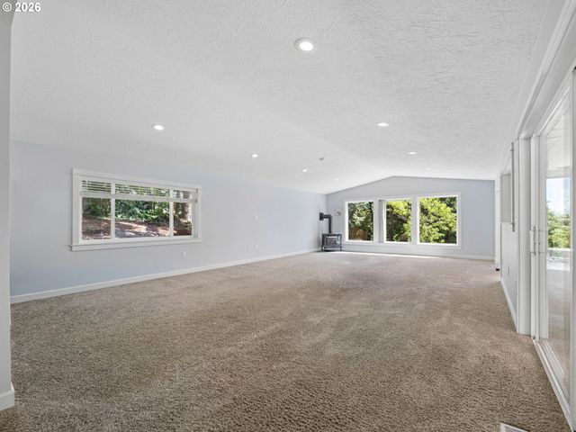 10290 Se EASTMONT Dr, Damascus, OR 97089