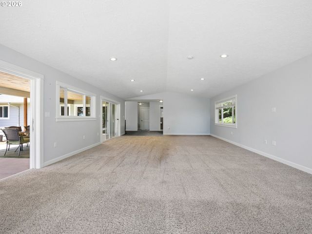 10290 Se EASTMONT Dr, Damascus, OR 97089