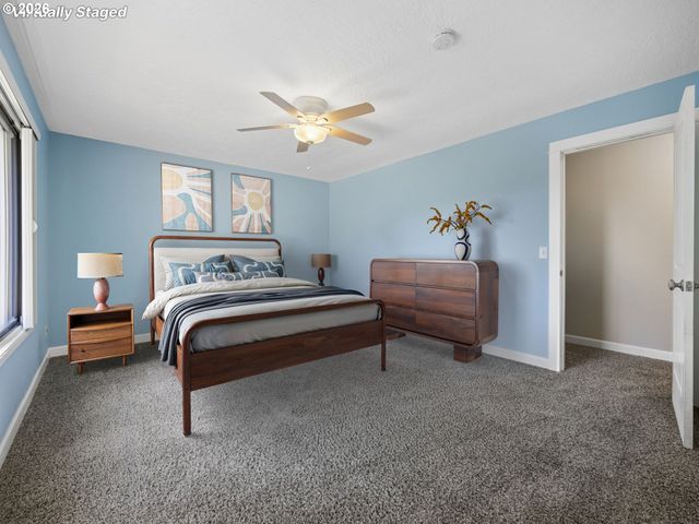 10290 Se EASTMONT Dr, Damascus, OR 97089