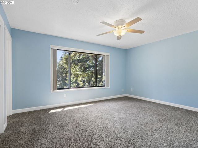 10290 Se EASTMONT Dr, Damascus, OR 97089