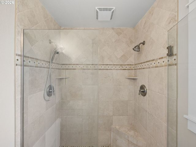 10290 Se EASTMONT Dr, Damascus, OR 97089