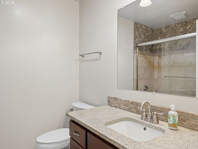 10290 Se EASTMONT Dr, Damascus, OR 97089