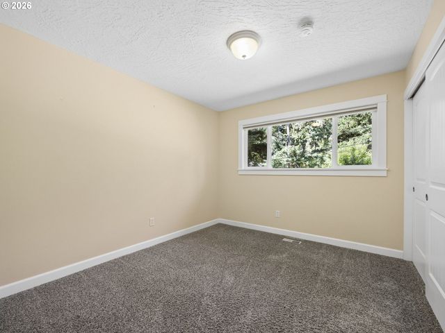 10290 Se EASTMONT Dr, Damascus, OR 97089