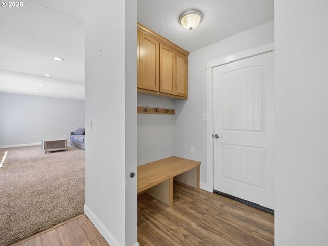 10290 Se EASTMONT Dr, Damascus, OR 97089