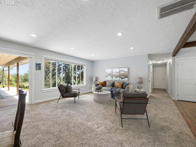 10290 Se EASTMONT Dr, Damascus, OR 97089