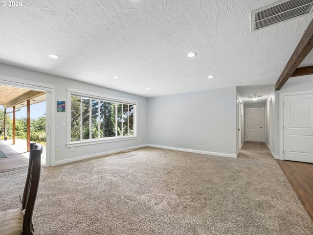 10290 Se EASTMONT Dr, Damascus, OR 97089