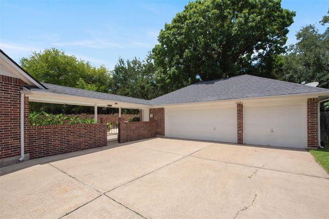 1303 Red Oak Court, Sugar Land, TX 77479