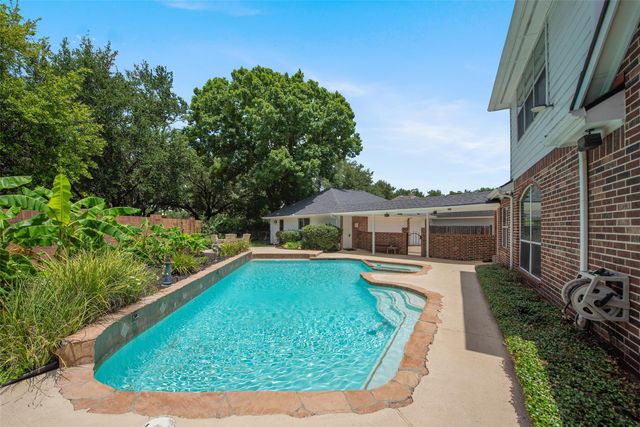 1303 Red Oak Court, Sugar Land, TX 77479