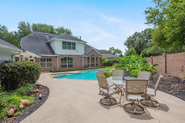 1303 Red Oak Court, Sugar Land, TX 77479