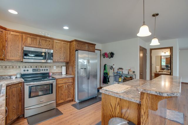 2678 57th Avenue S, Fargo, ND 58104