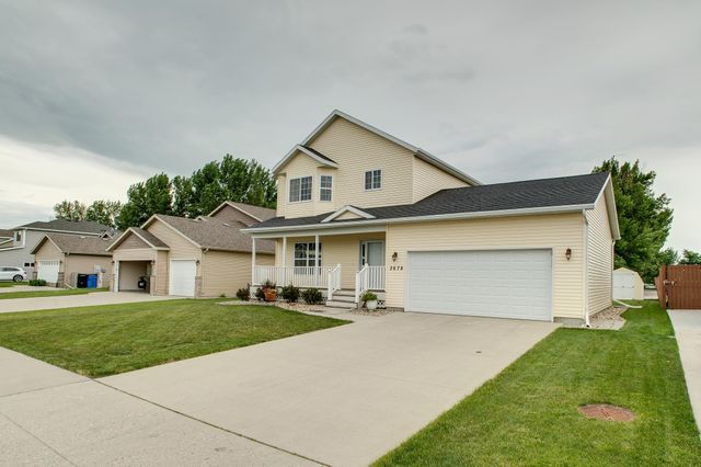 2678 57th Avenue S, Fargo, ND 58104