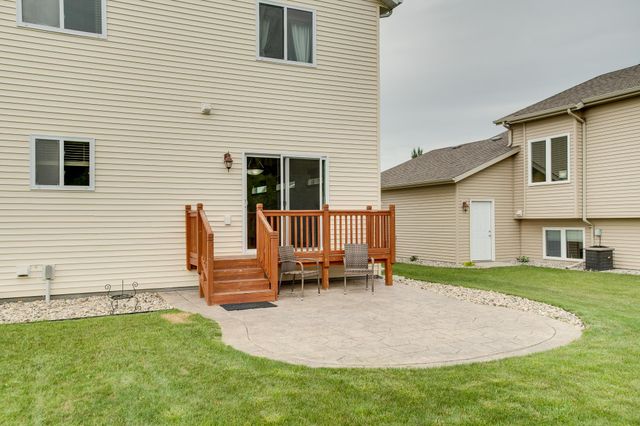 2678 57th Avenue S, Fargo, ND 58104