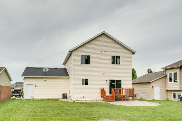 2678 57th Avenue S, Fargo, ND 58104