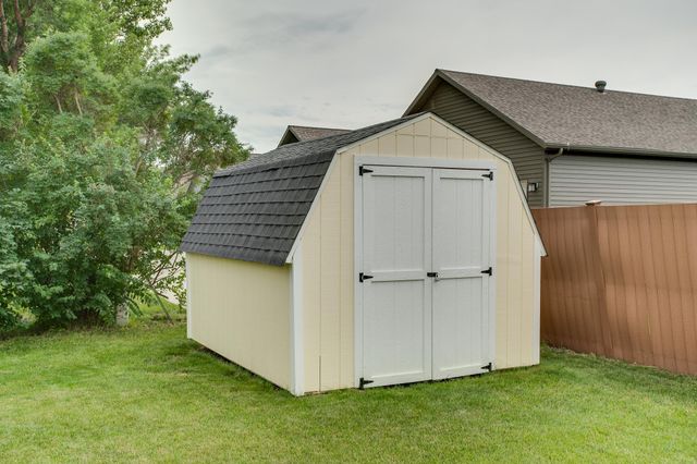 2678 57th Avenue S, Fargo, ND 58104