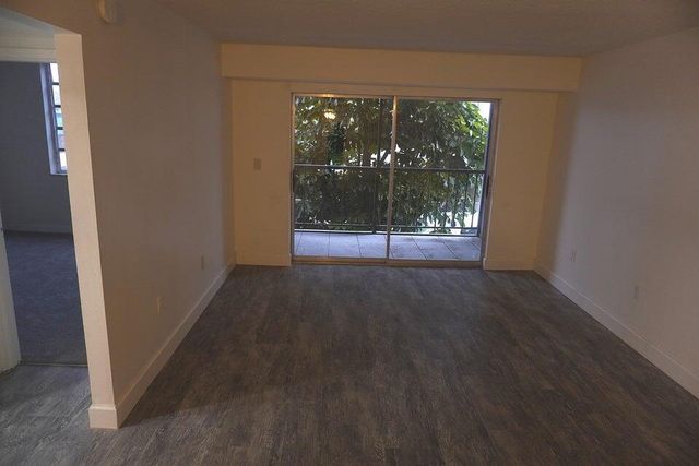 1250 NE 125th Street 216d, North Miami, FL 33161